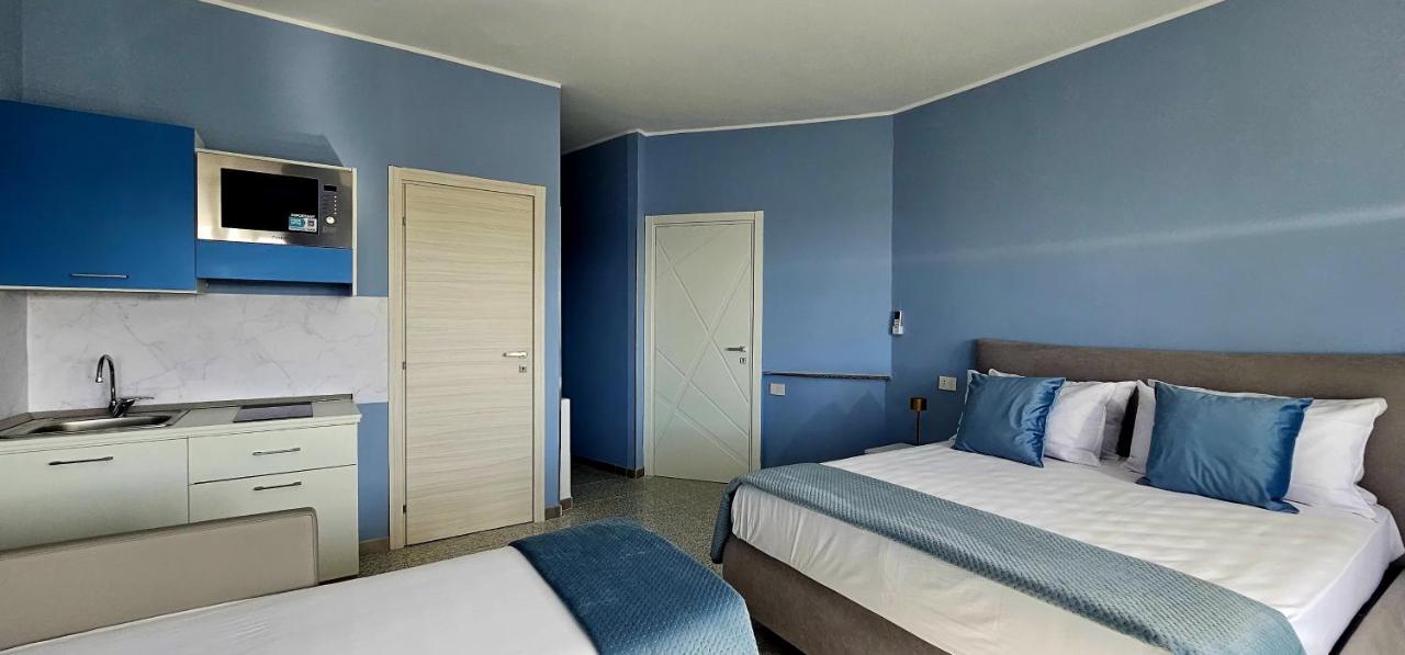 DANIEL SUPERIOR APARTMENTS - 250m from the Train Station - Bed and Breakfast Tropea