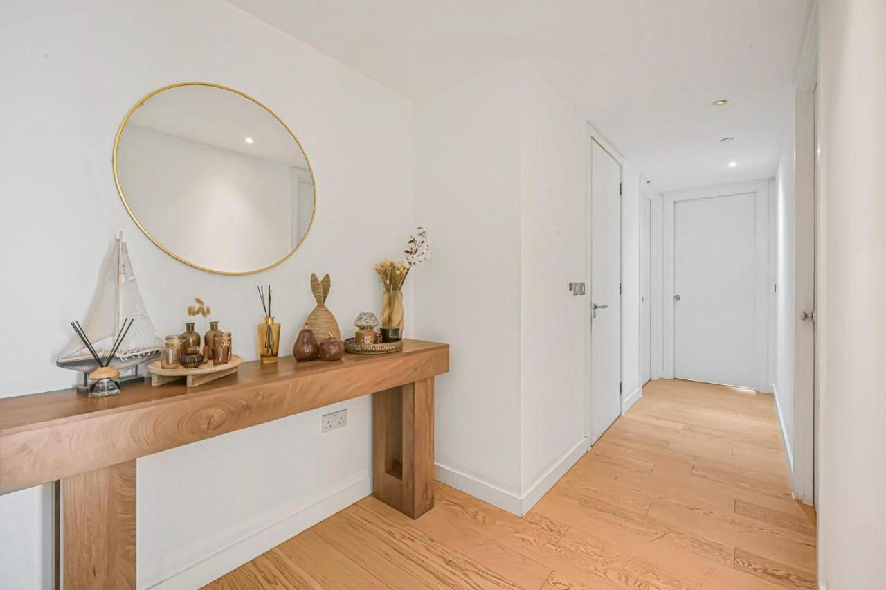 Canary Wharf Luxury 3BR Skyline Residence - Ferienwohnung London