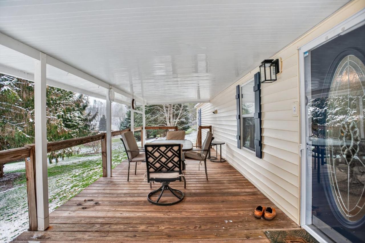 Peaceful Pines - 2BR Getaway Near Blue Ridge home - B&B Burnsville
