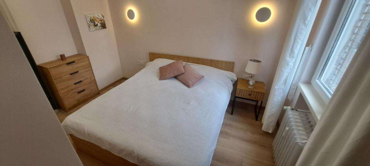 A Vibrant, Brand New Top Central Apartment - B&B Sofia