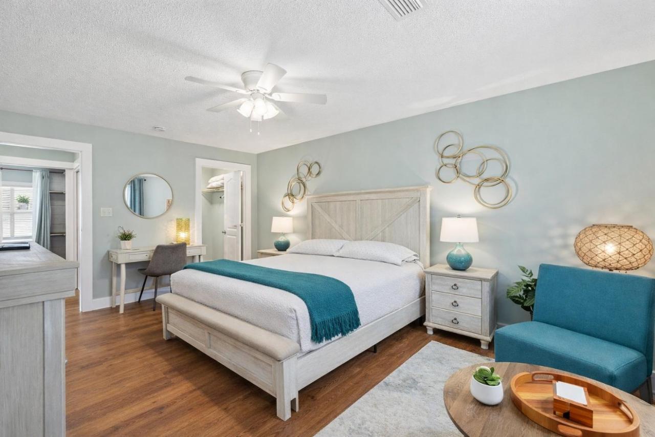 Walk to St Andrews Marina King Bed Yard - B&B Panama City