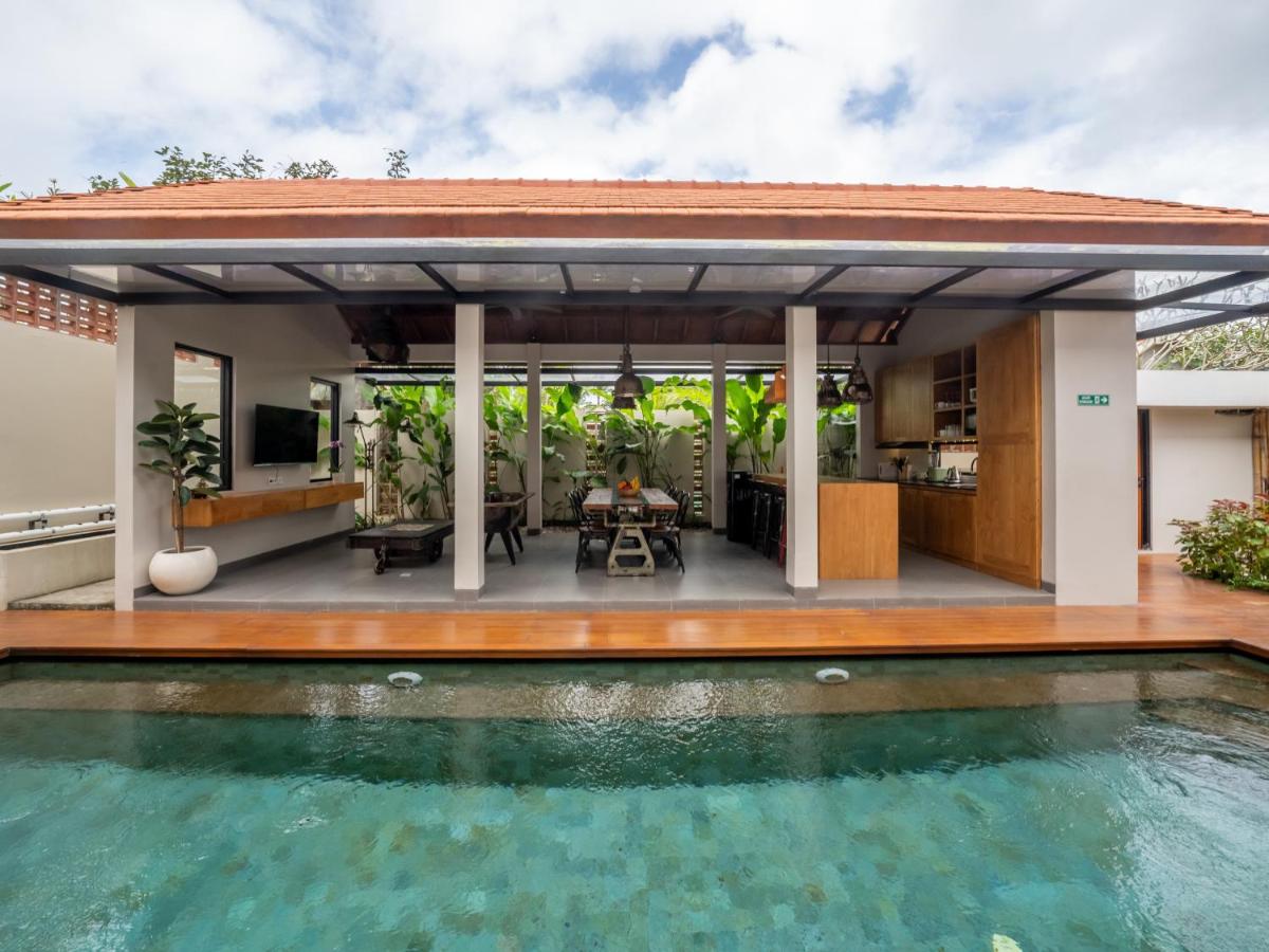Santulan Villa Ubud - 4 Bedroom Private Villa with Pool - Bed and Breakfast Ubud