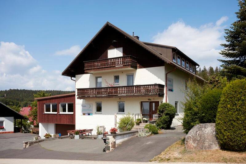 Pension KaraMia - Ferienwohnung Fichtelberg