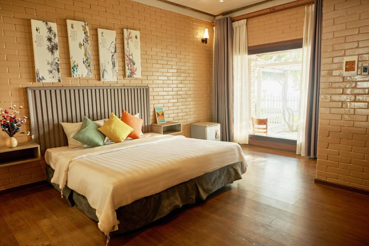 One-Bedroom Apartment with Ocean View