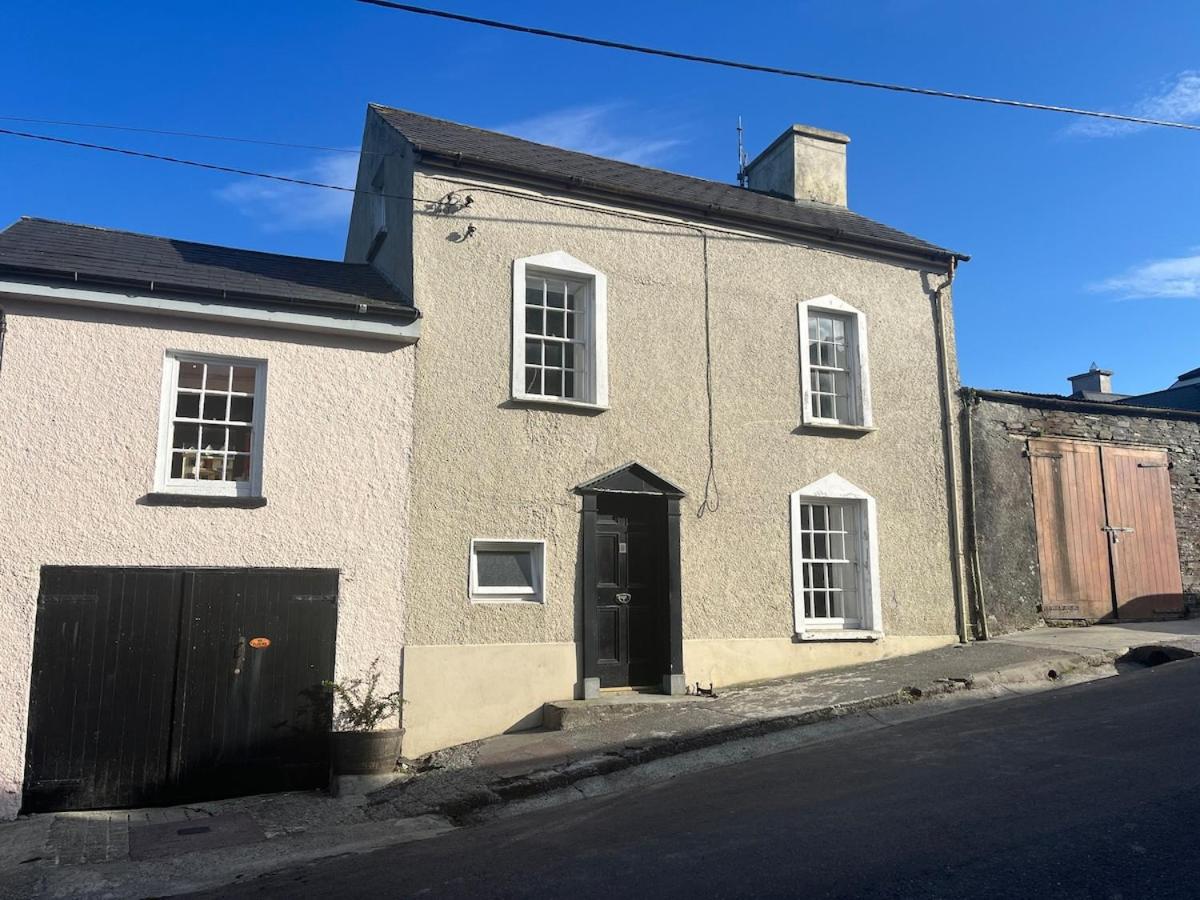 Tots Cottage - bright home in West Cork village - B&B Castletownshend
