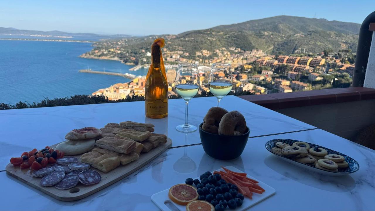 Aurora House -vista mare mozzafiato e parcheggio - B&B Porto Santo Stefano