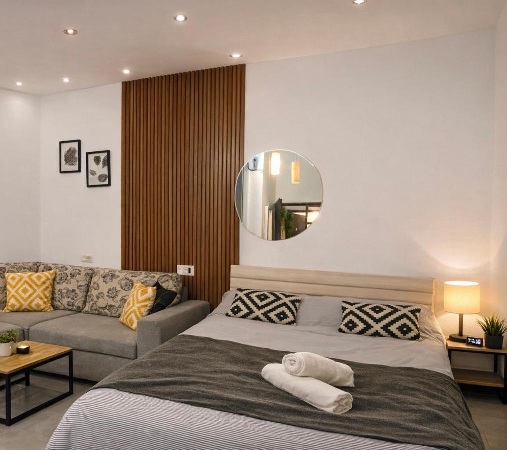 סטודיו חדשה ברחוב בוגרשוב המפורסם - B&B Tel Aviv