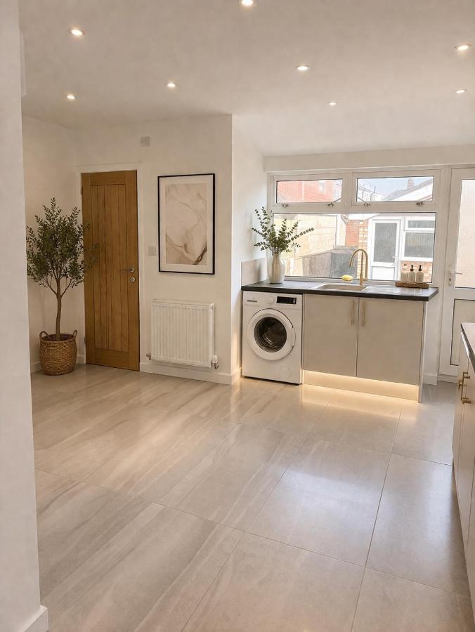 3 bedroom house with pool table - Chambres d'hôtes Wyken