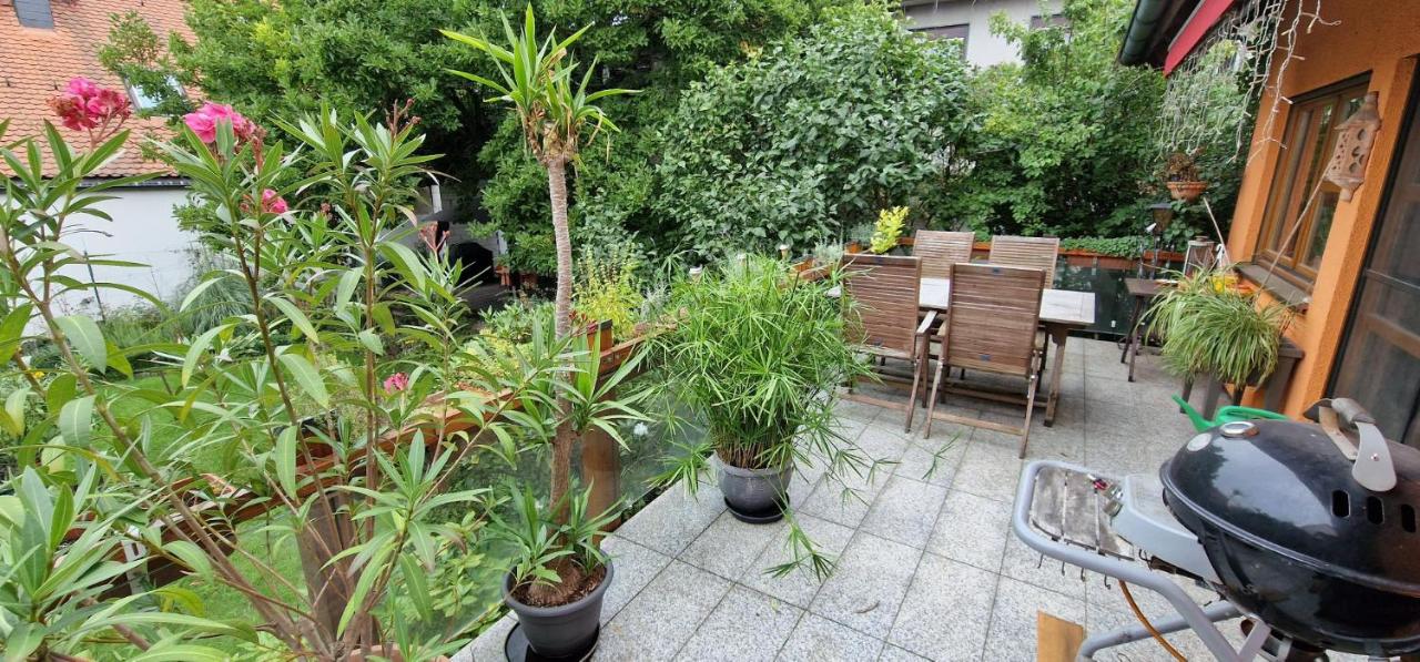 Gästezimmer mit eigenem Bad und Balkon im Herzen von Langen - nahe FFM - B&B Langen