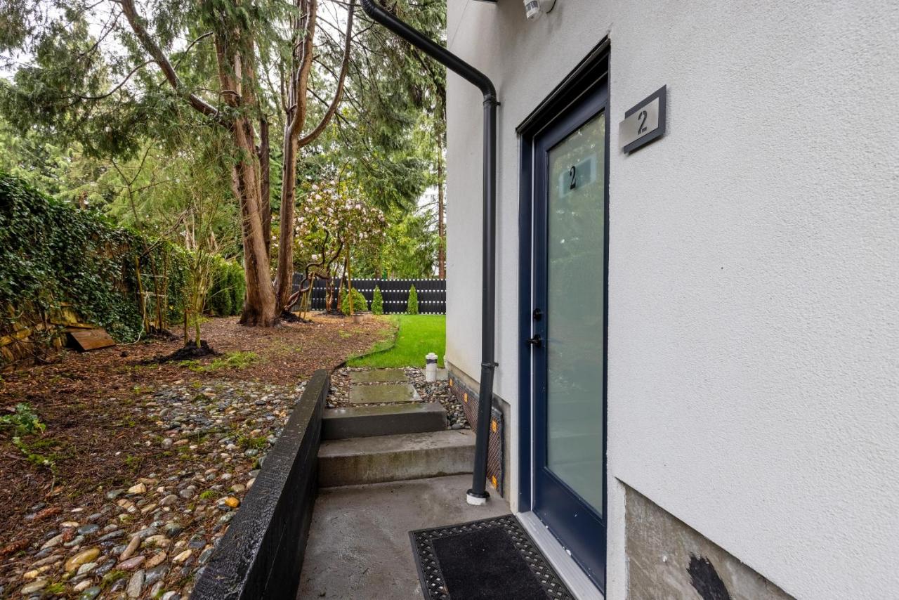 Modern King-Size Guest Suite with AC - Chambres d'hôtes Burnaby
