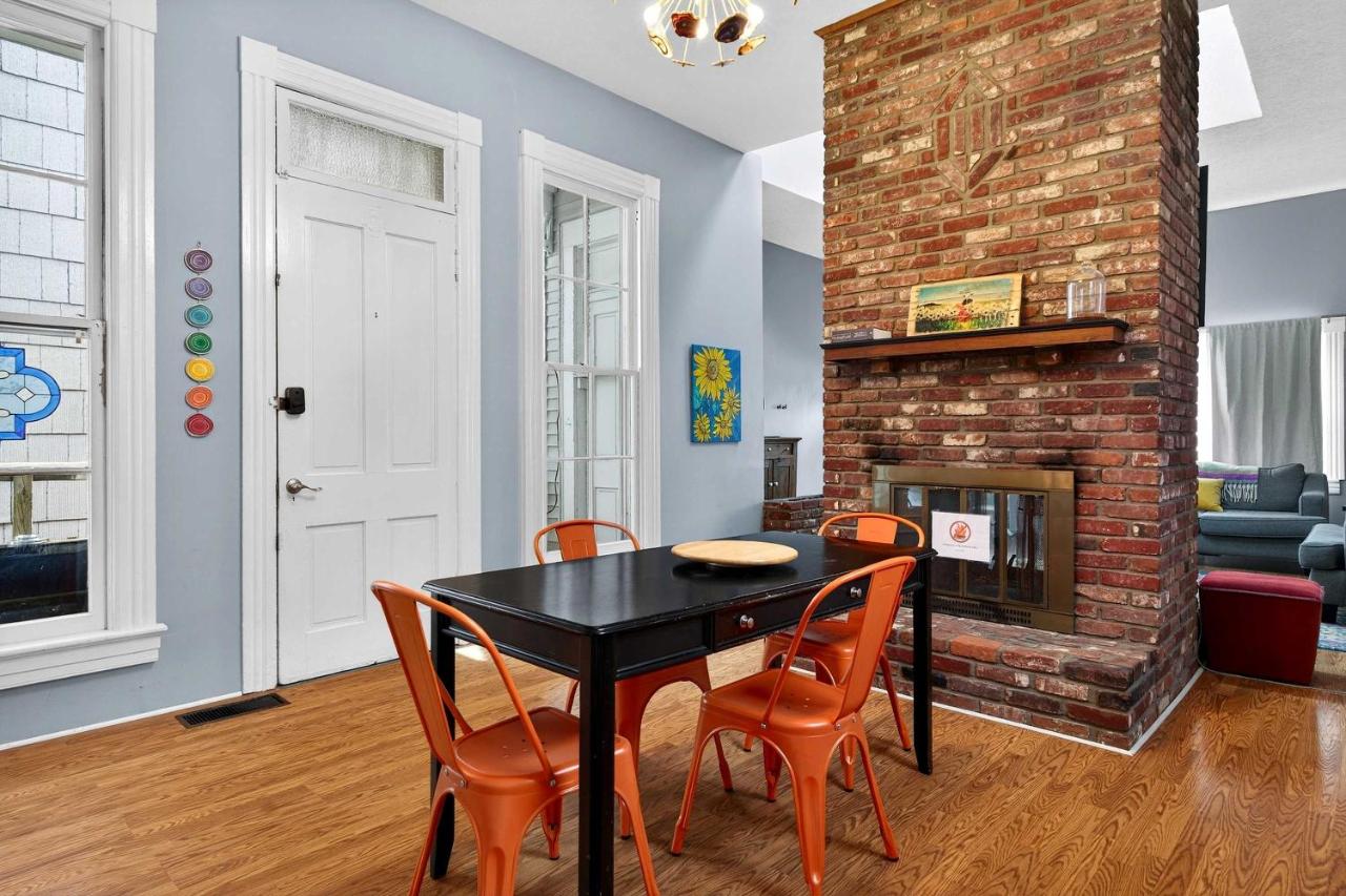 Walkable stay near downtown parks and nightlife - B&B Louisville