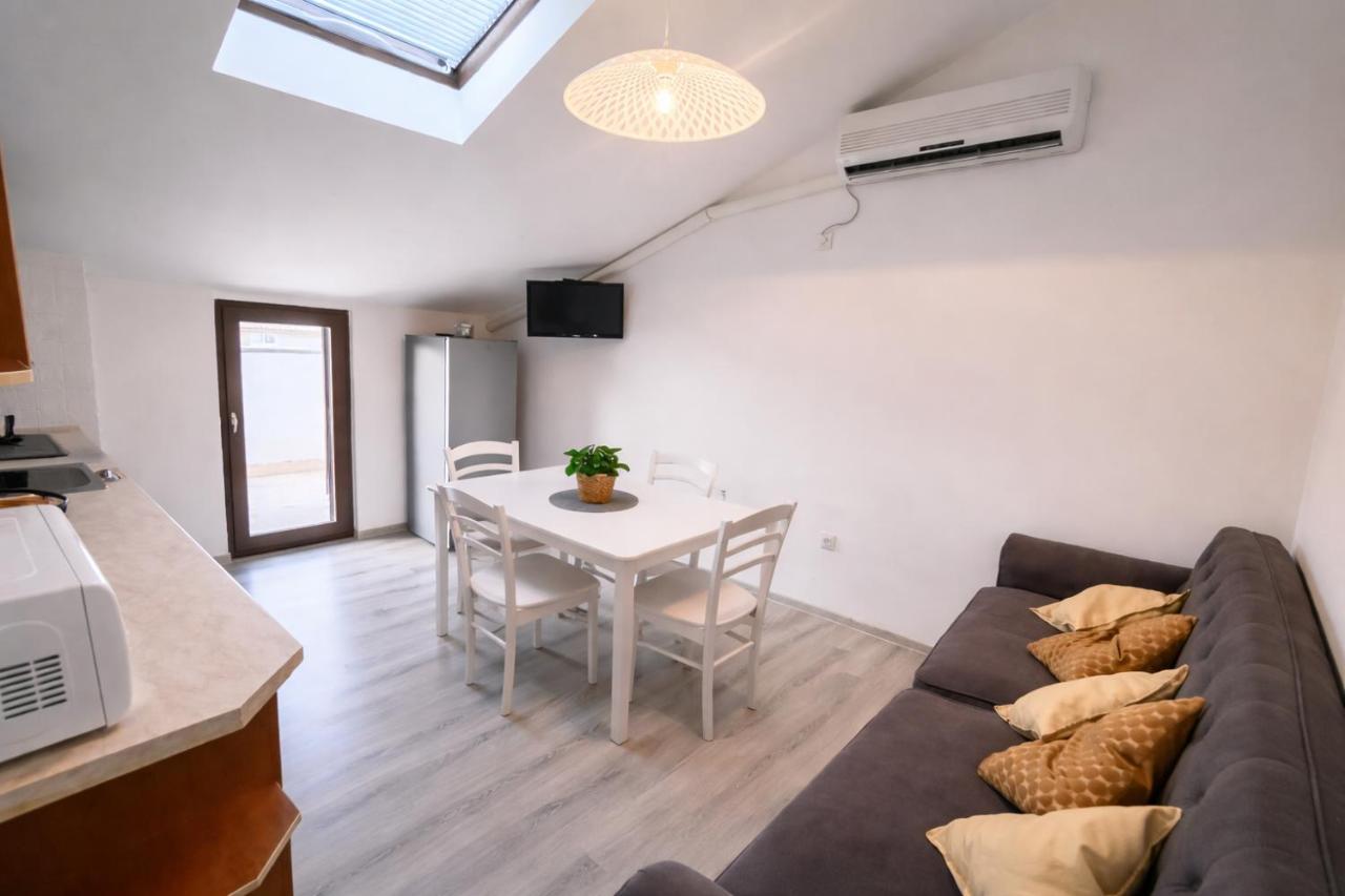 Appartamento con 2 Camere da Letto
