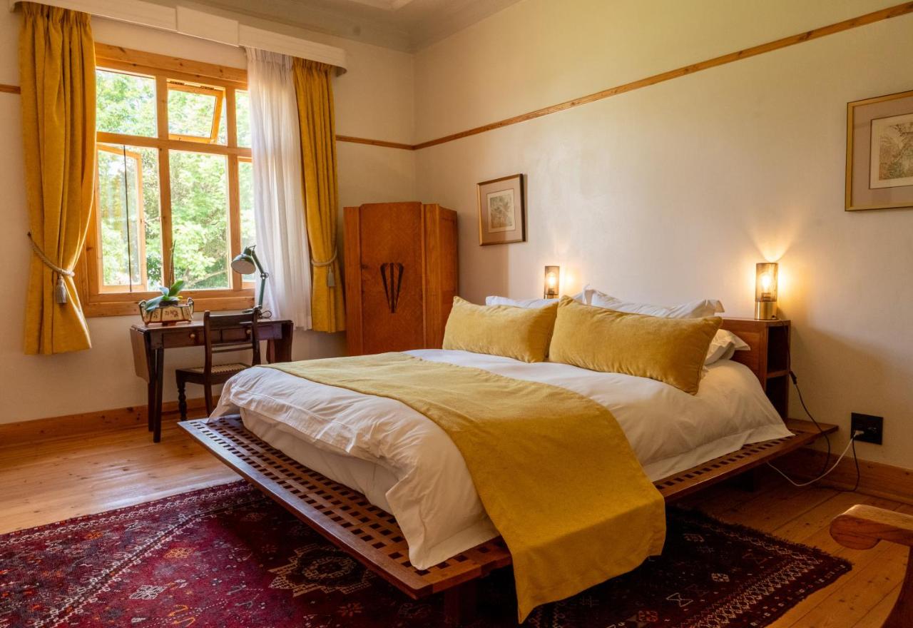 Queen Room with Garden View