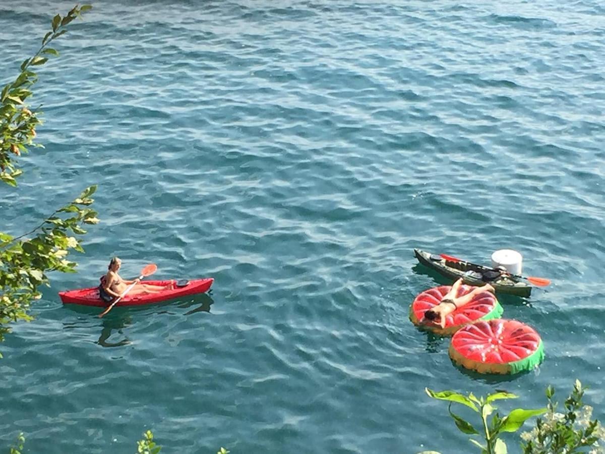 Charming house with private dock on Lake Como III - B&B Argegno