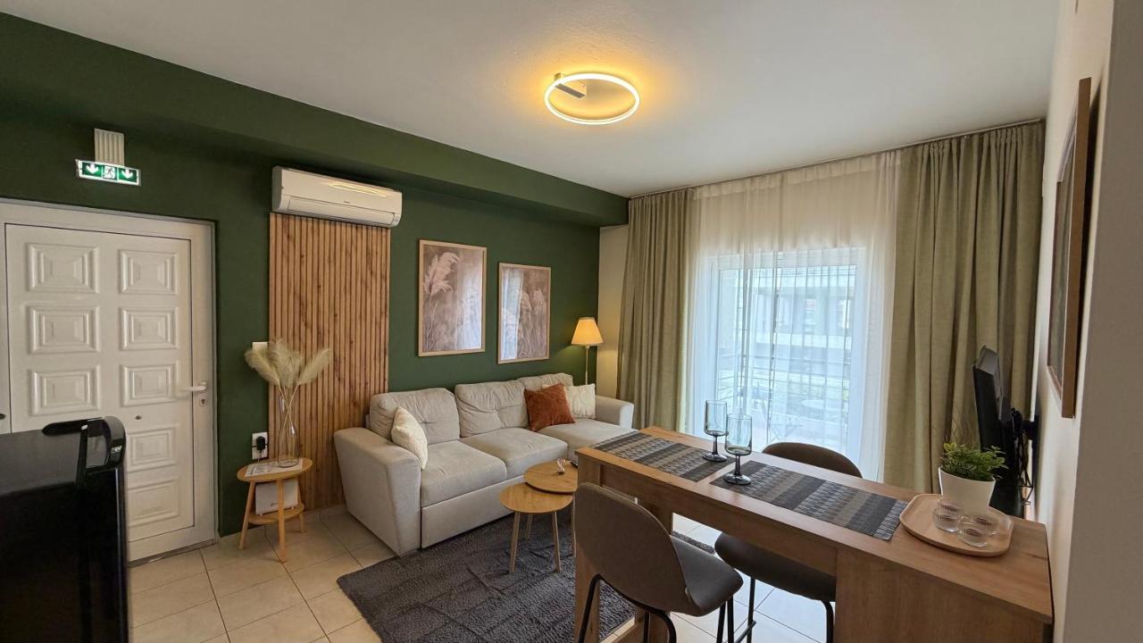 Loupi's Home - Urban Apartment Cozy & Comfortable - Bed and Breakfast Ioánnina