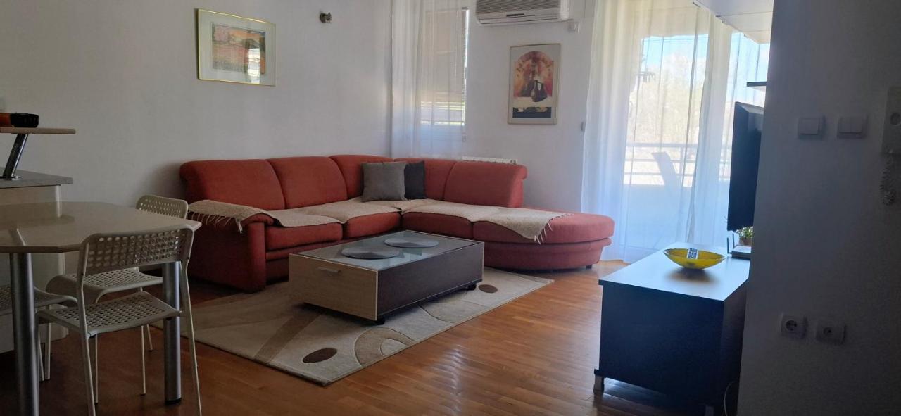 Skopje Modern Spacious Apartment Leona 8 - B&B Skopje