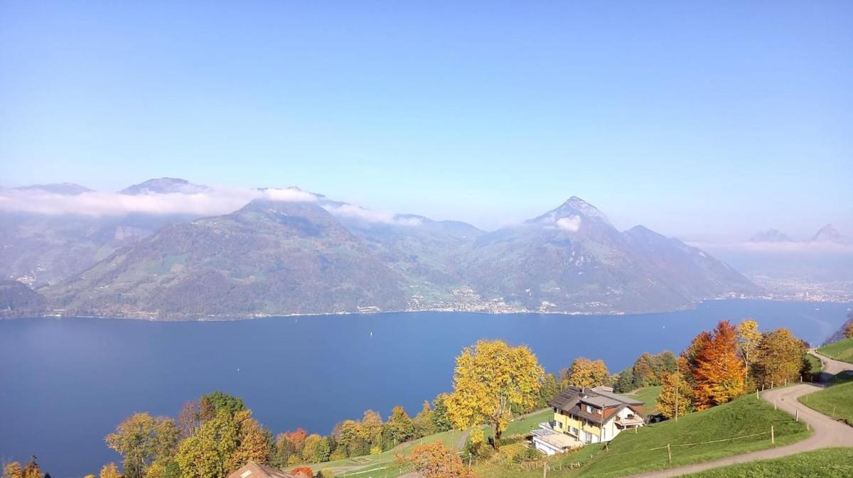 2 Pers, See-Bergblick, grosse Terrasse, 2 Schlafzimmer - B&B Emmetten