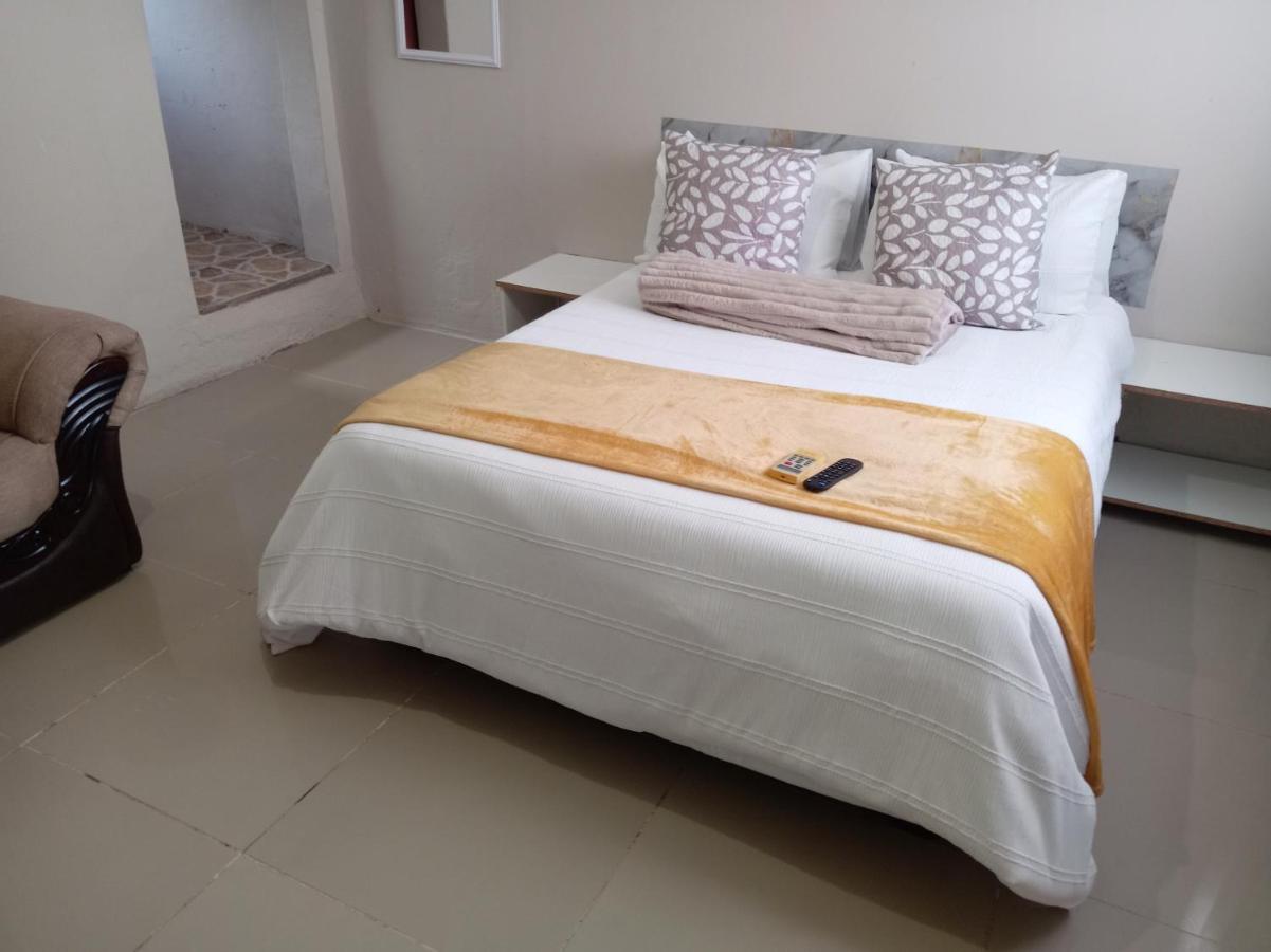 NGEBE Lodge jozini - Bed and Breakfast Jozini