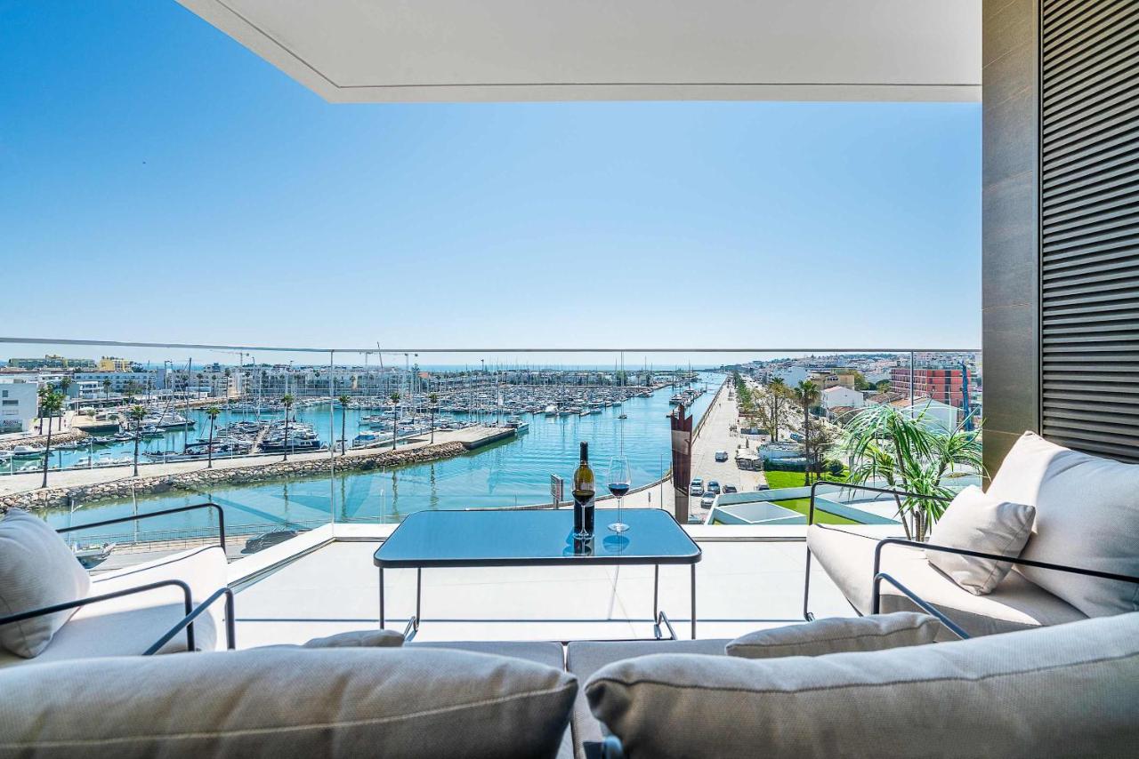 Luxury Penthouse Apartment with Marina Views - B&B Lagos