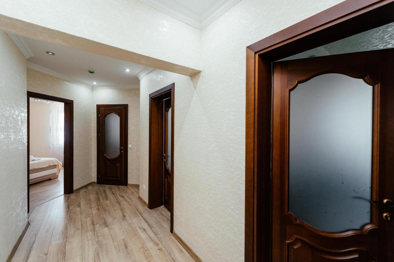 Apartment two rooms and living - Ferienwohnung Chişinău