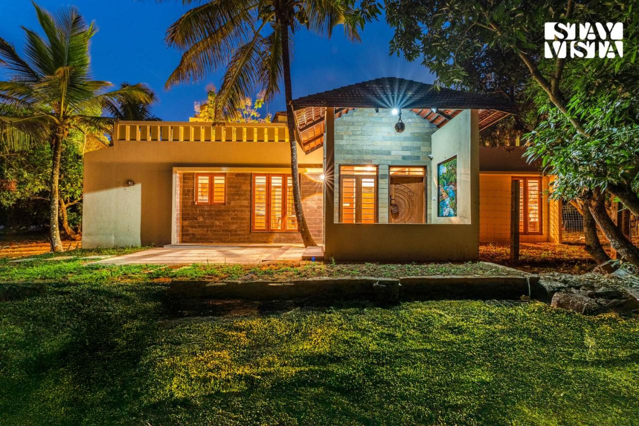 StayVista at Soulscape with BBQ & Pool - B&B Bengaluru