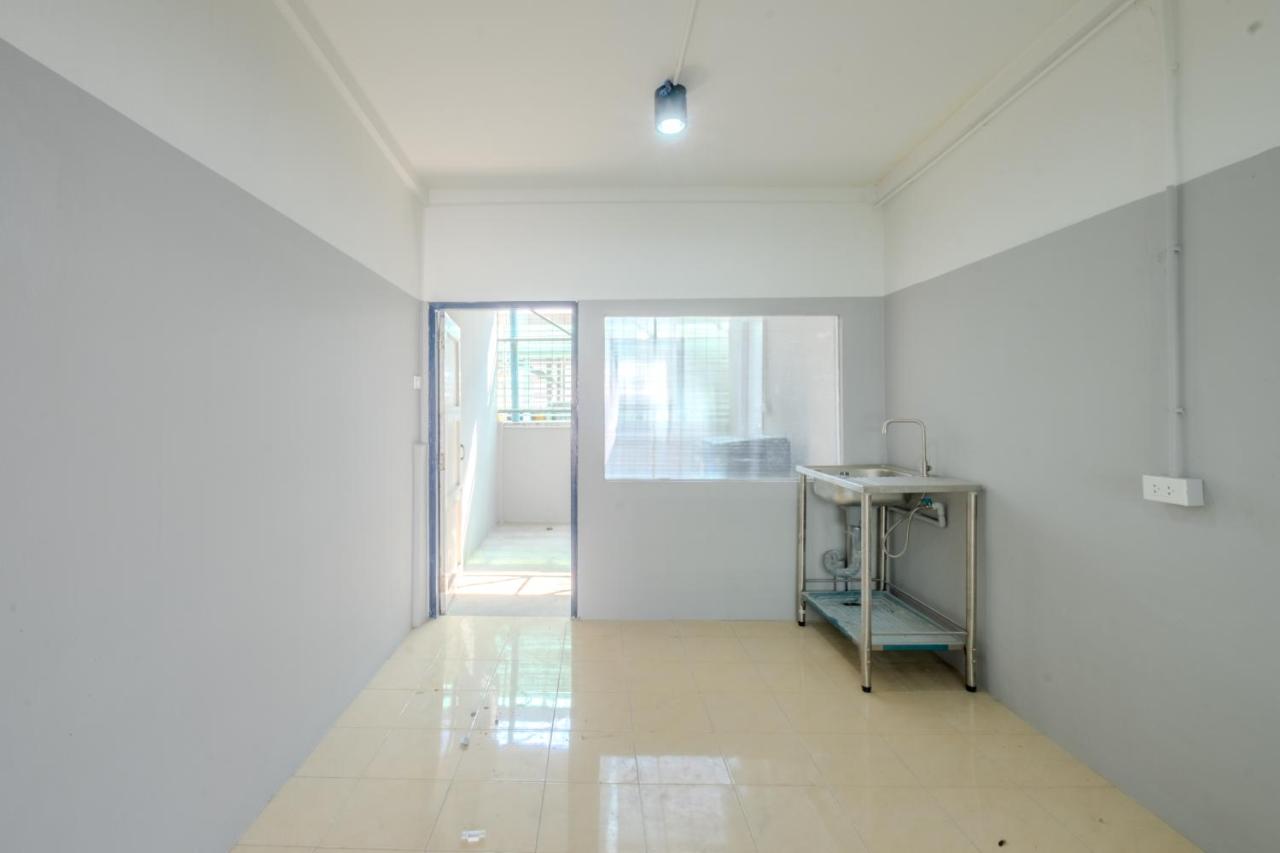 House - 5 bedrooms only 6mins walk to MRT Rama 9 - Chambres d’hôtes Bangkok