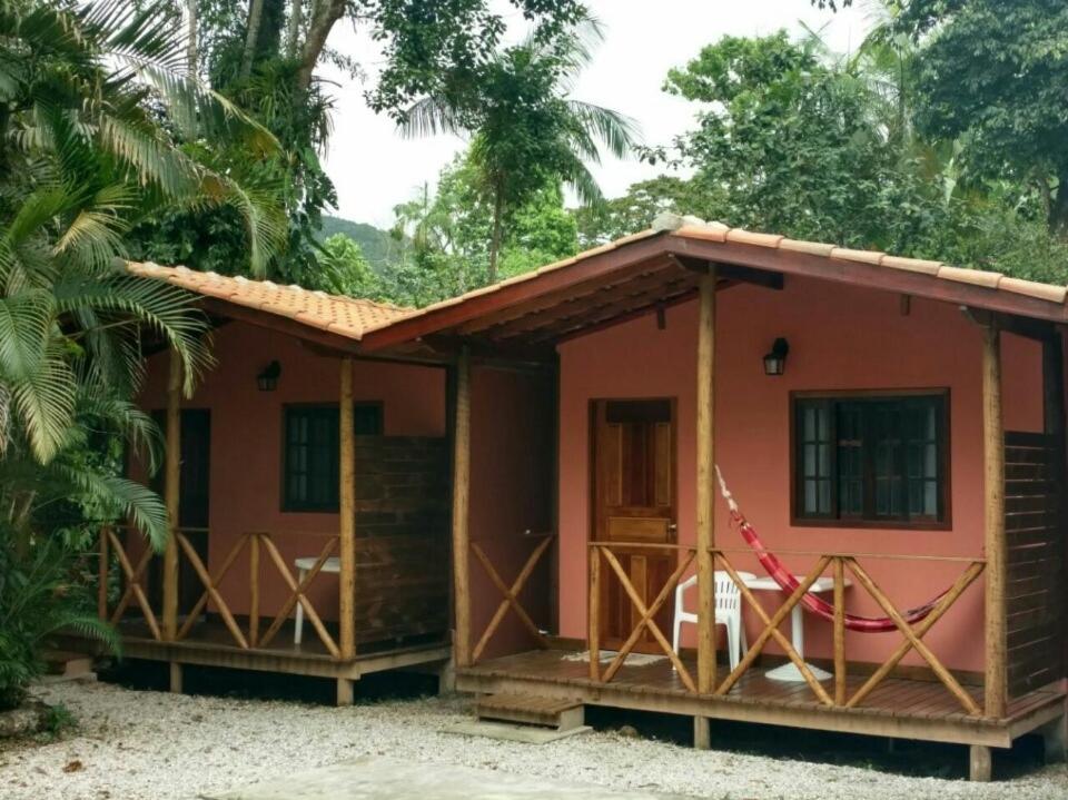 Chalés Bangalôs Itamambuca - Bed and Breakfast Ubatuba