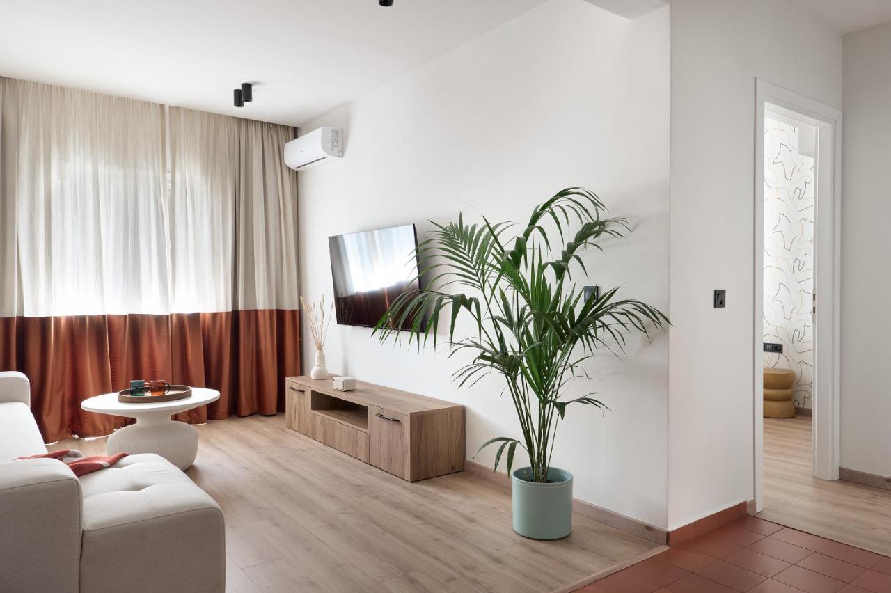 Mellow Apartment Steps away from Acropolis and the Metro Station in Koukaki by Lumen Living - Chambres d'hôtes Athènes