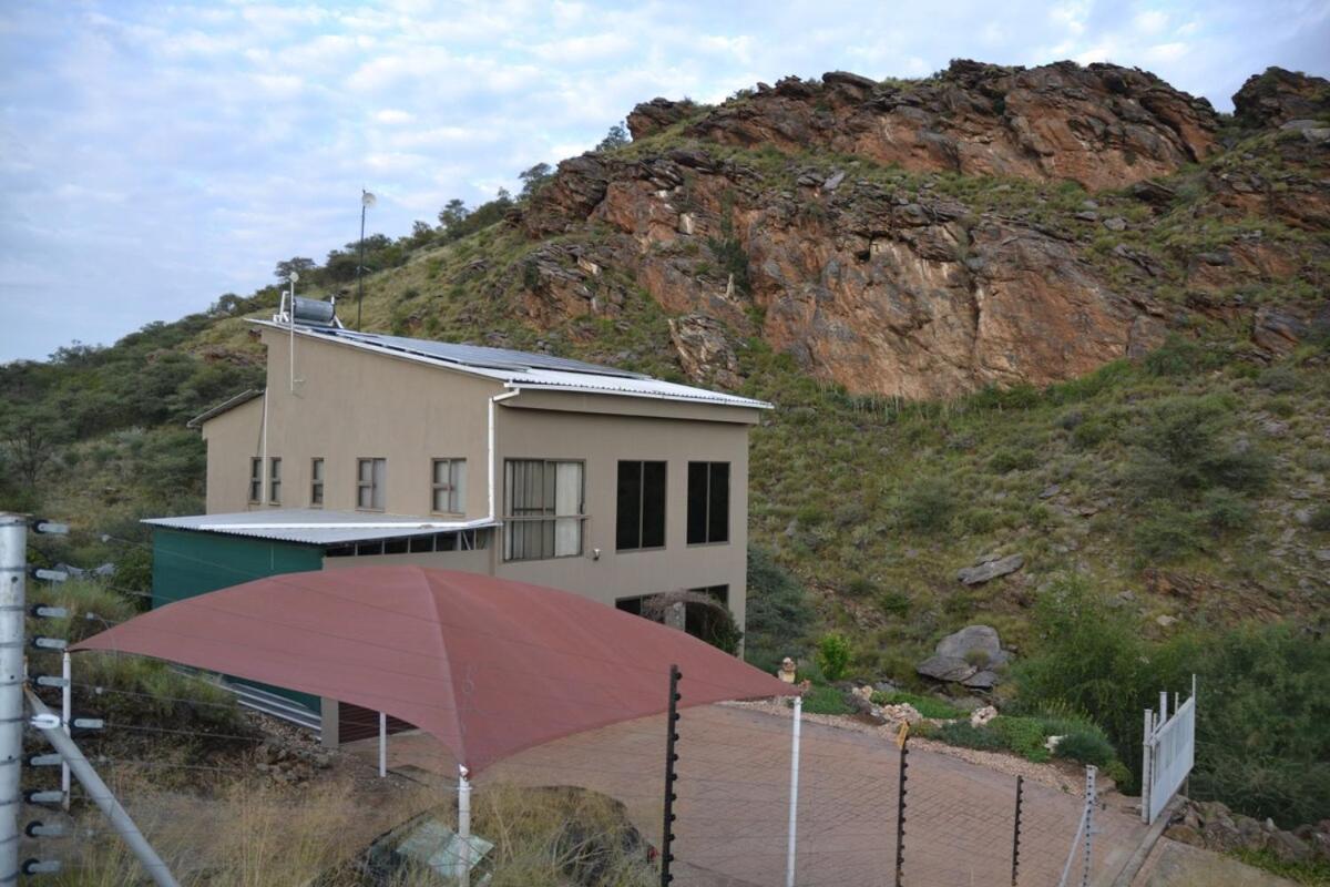Adestdei - Farm House - B&B Windhoek