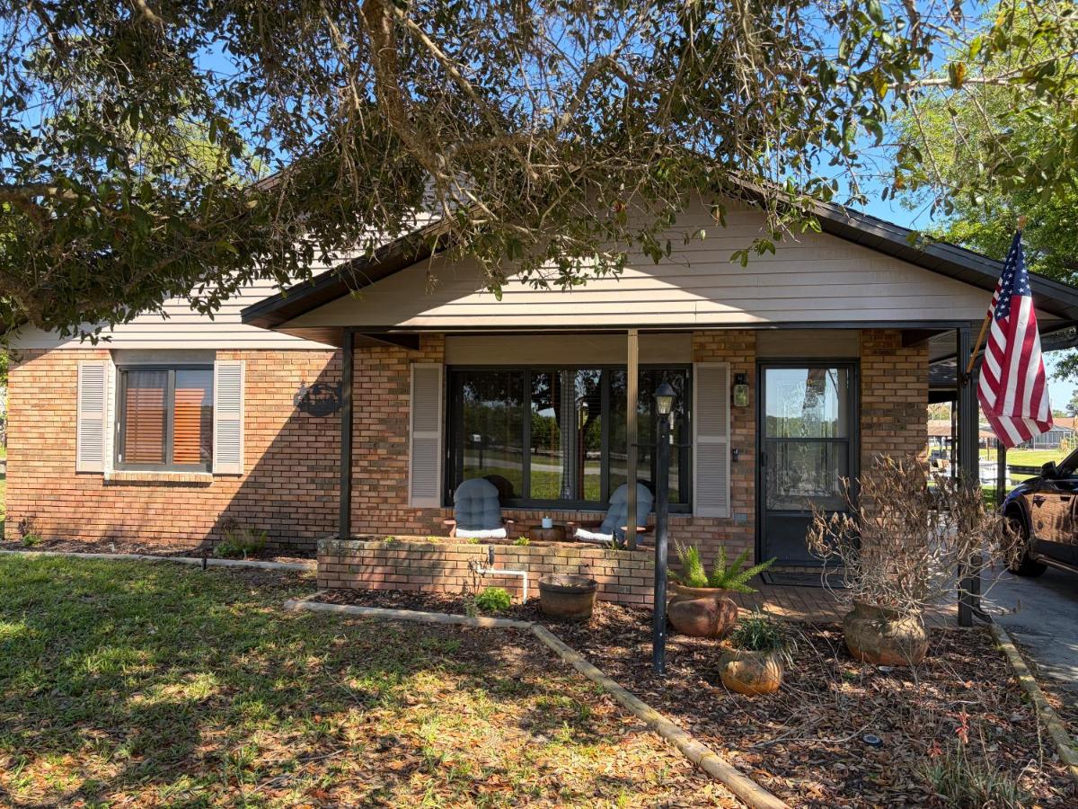The Perfect Getaway Canal front 2-bedroom home with lake access, in Lake Placid FL - Ferienwohnung Lake Placid