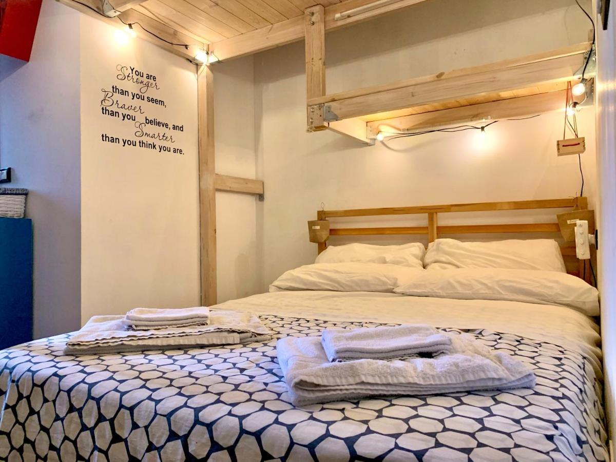 Hip Hop House - 3-minute walk from the Metro - Chambres d’hôtes Catane