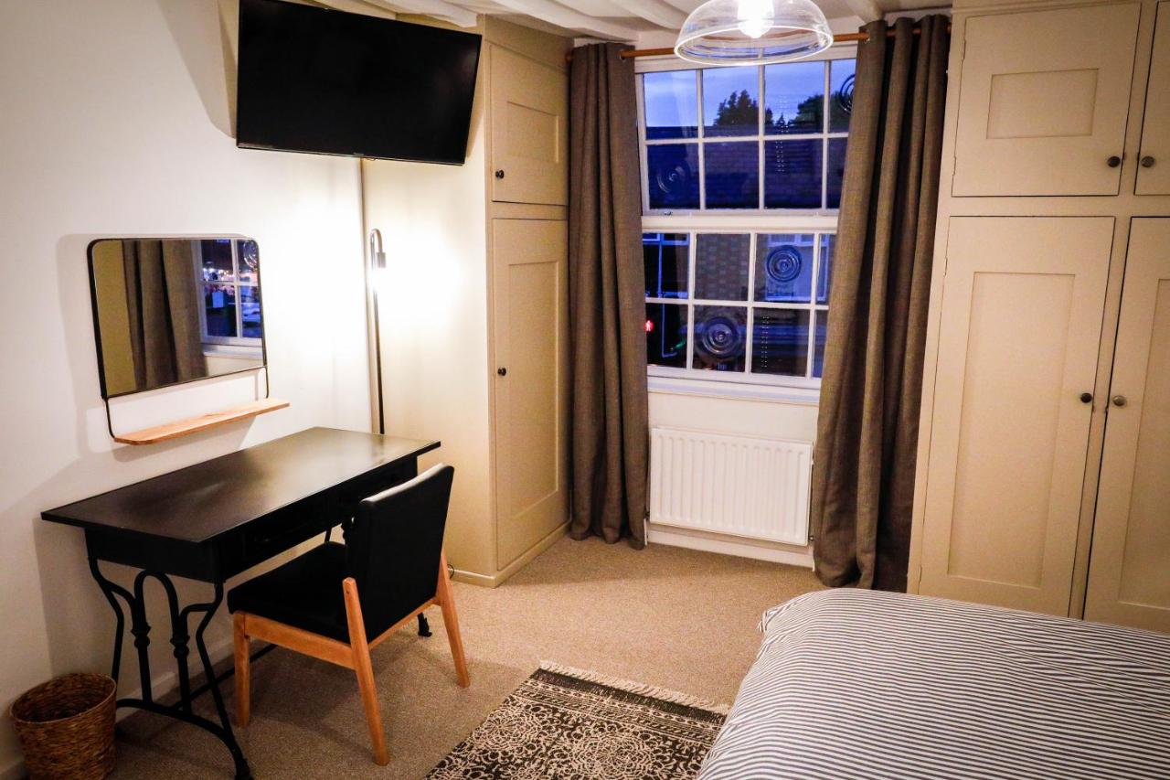 Spacious 4 Bed House Sleeps 8 in Quorn Near Loughborough - Chambres d’hôtes Quorndon