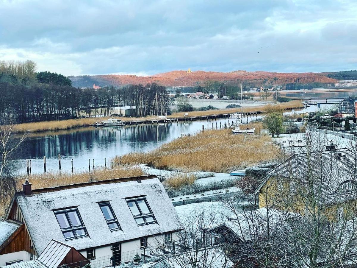 Seedorf Hideaway, Reethaus mit Garten und Privatsteg, Kamin, Sauna und Hot Tub - B&B Sellin