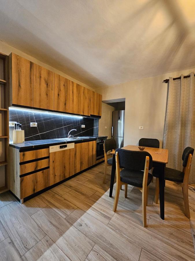 N'Shkoder - Ferienwohnung Shkodra