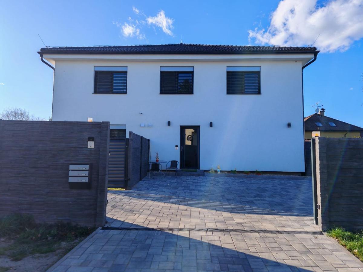 Simba Apartmán - Chambres d'hôtes Dvůr Králové nad Labem