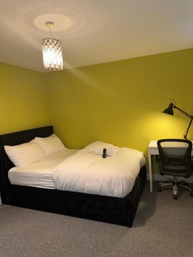 Ipswich Contractor & Holiday Stay - Parking x4 - Smart Access - Bed and Breakfast Ipswich