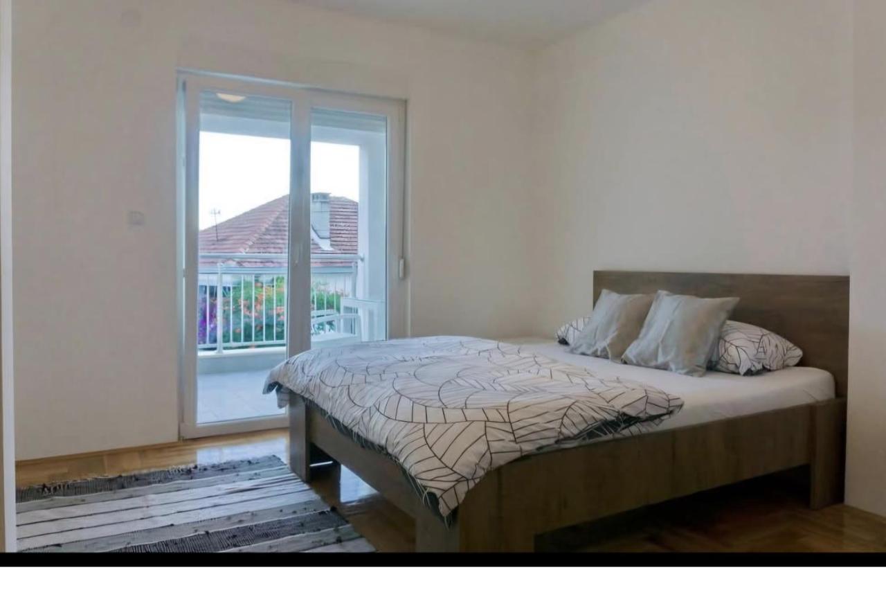 Ajat Apartment - Large Terrace - B&B Trebinje