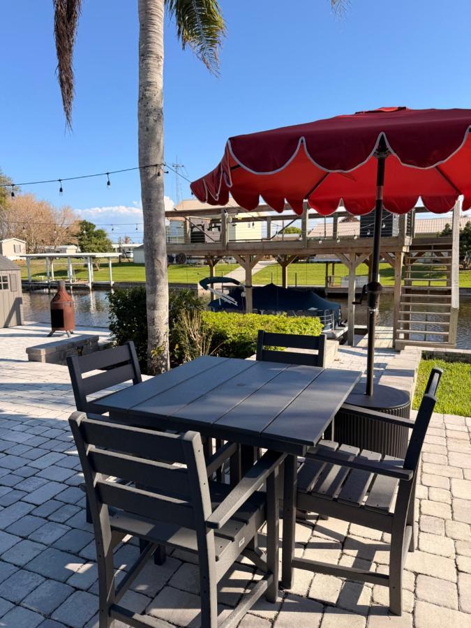 Taylor Creek Isles Cottage | Lake Access + SunDeck - B&B Okeechobee