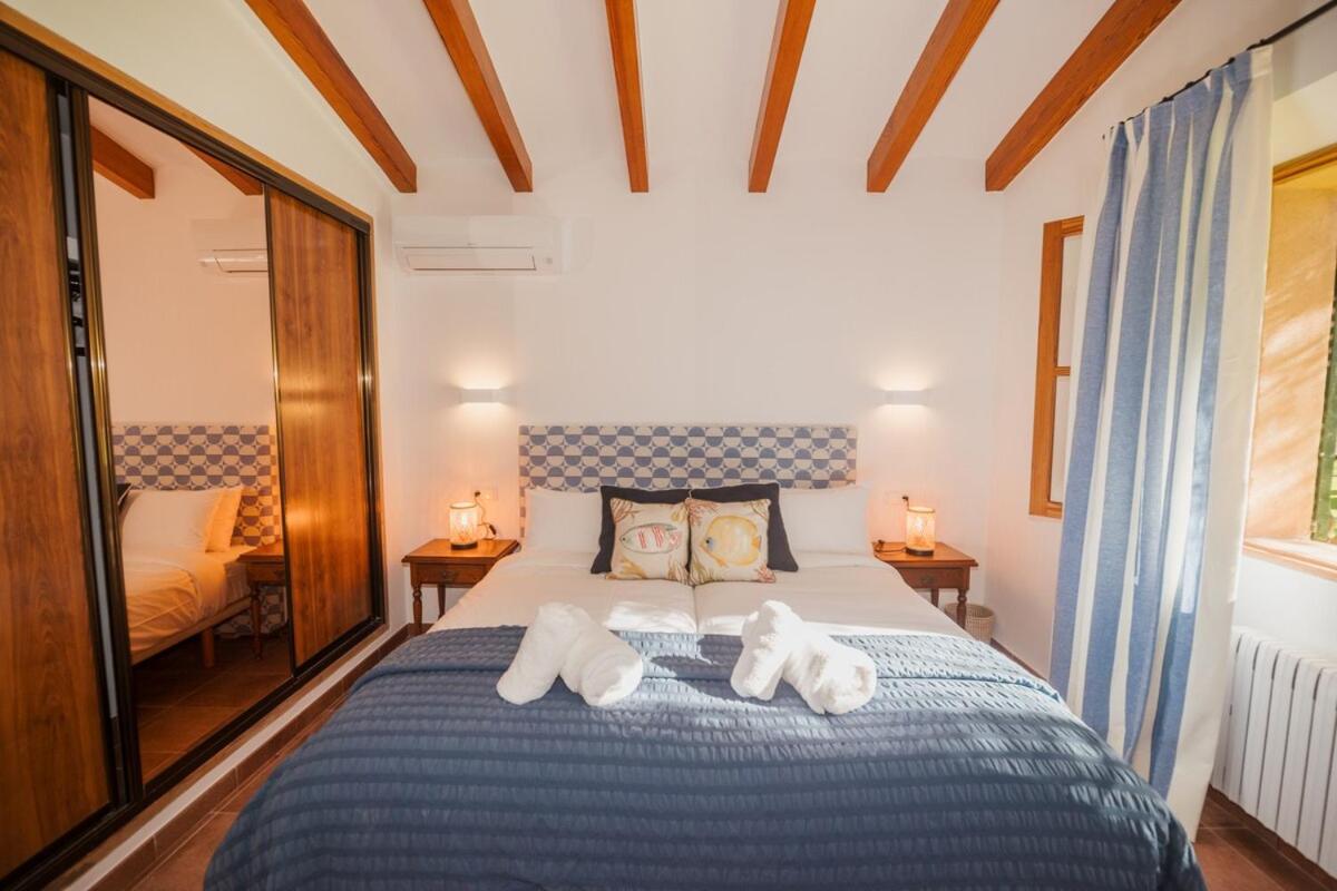 Villa renovada vista al mar y piscina climatizada - B&B Deià