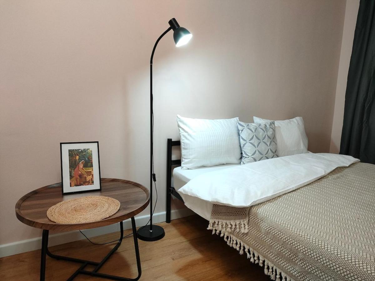 Shugyla Apartment - B&B Almatý