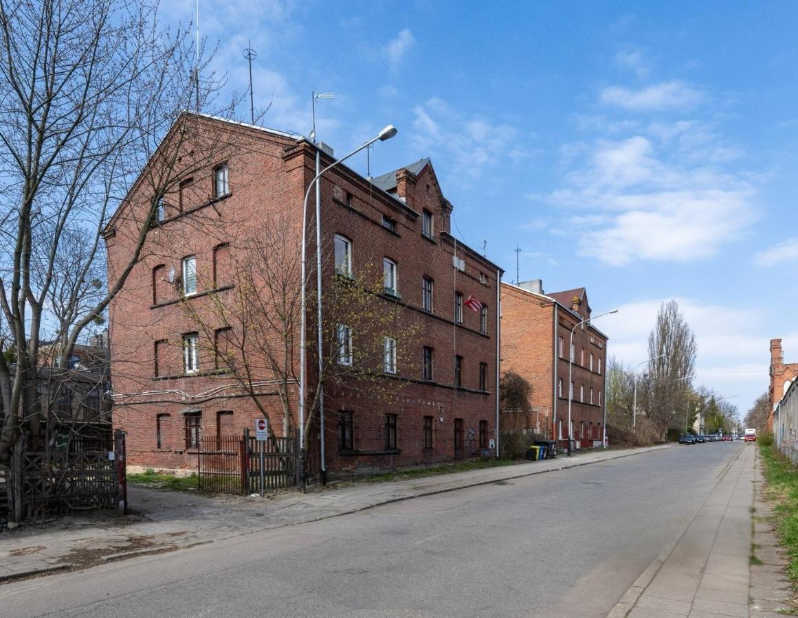 Brick Loft Studio - Stylowy apartament dla dwojga by FengShui4u - B&B Łódź