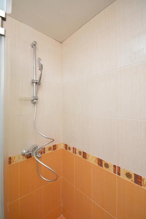 Apartment on Aram Street 1 bedroom with open balcony - Chambres d'hôtes Erevan