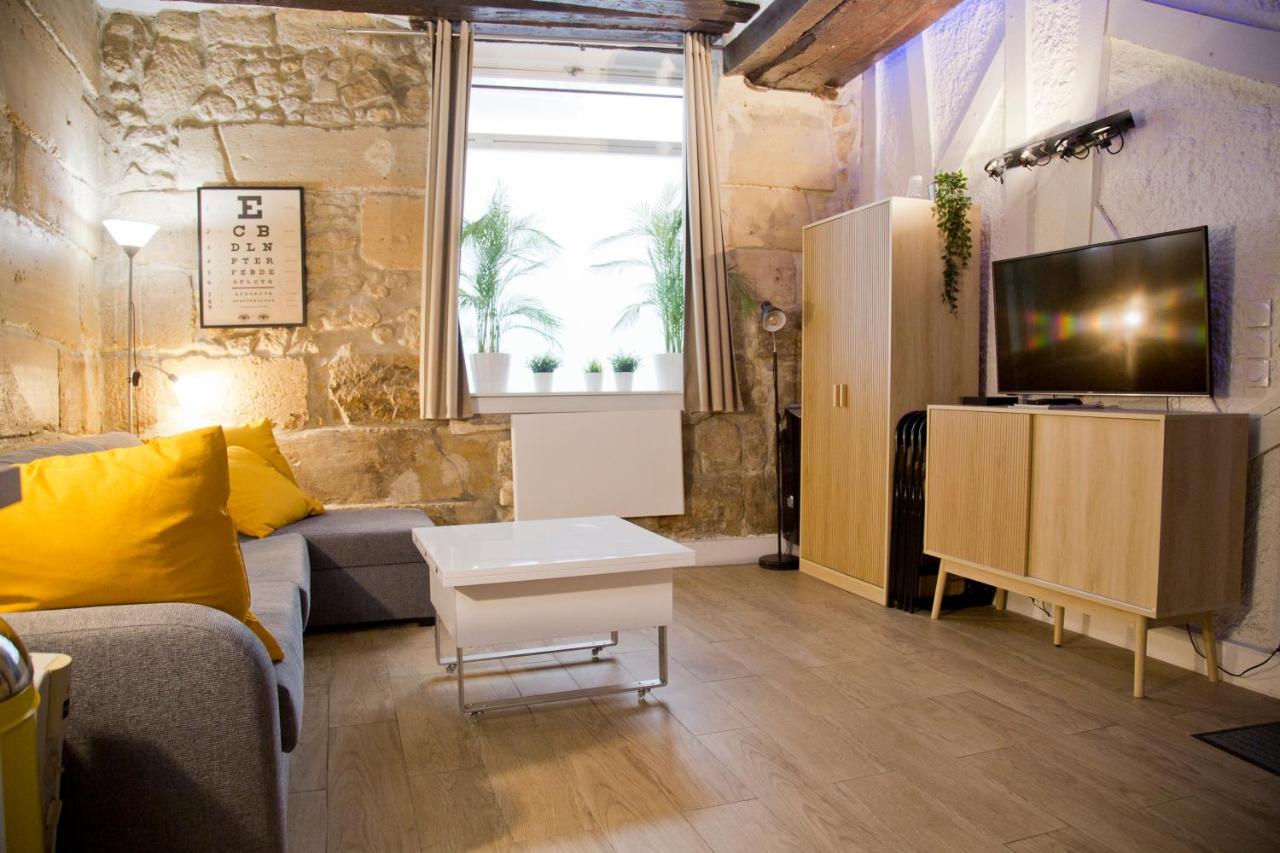 Valentine - Authentic Design Large Studio Notre-Dame Seine Walk - Chambres d’hôtes Paris