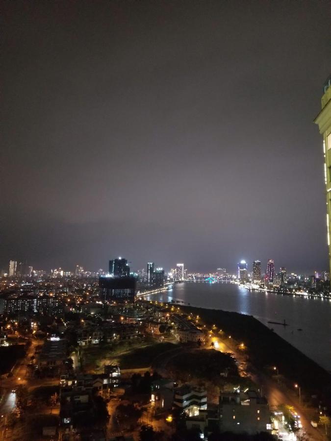Firework, Bay or Mountain View with Balcony - Ferienwohnung Đà Nẵng