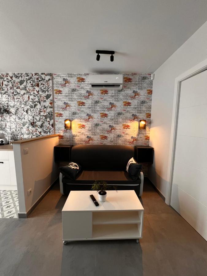 R4 Espacio ideal trabajo y descanso junto a Metro Madrid - B&B Madrid