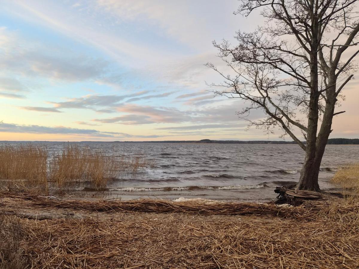 The Lake Solo Studio I Self Check-in & Free Parking - Ferienwohnung Riga