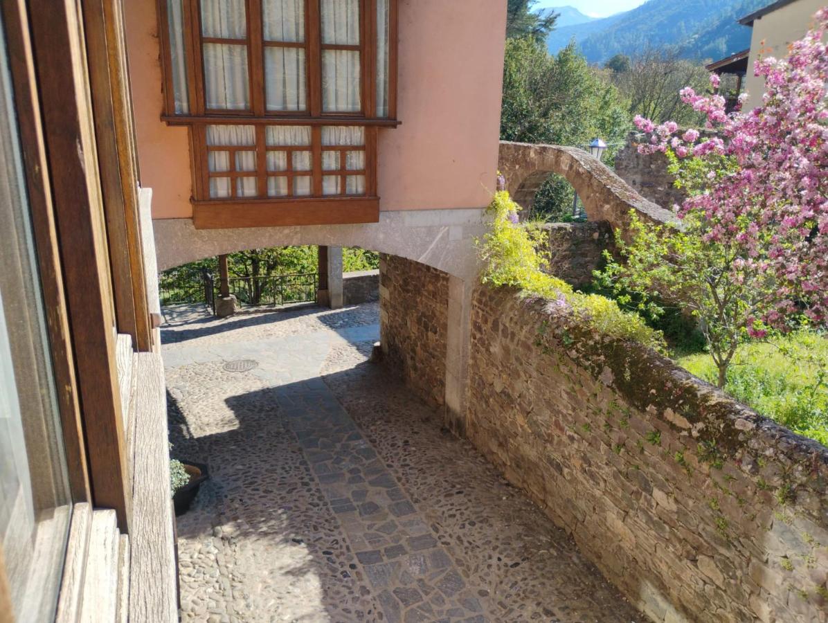 Céntrico apartamento en el casco antiguo de Potes - Ferienwohnung Potes