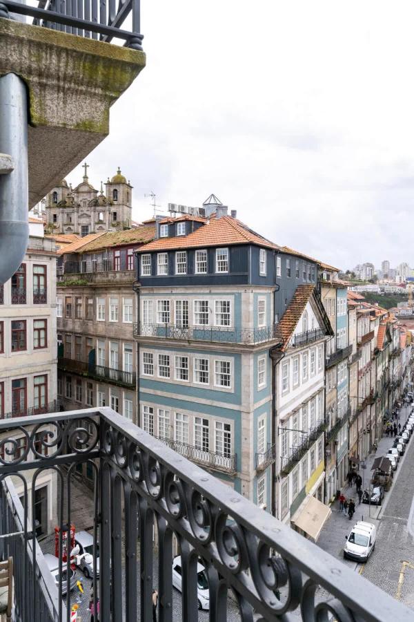 Boutique Apt in City Center w Stunning Douro Views - B&B Oporto