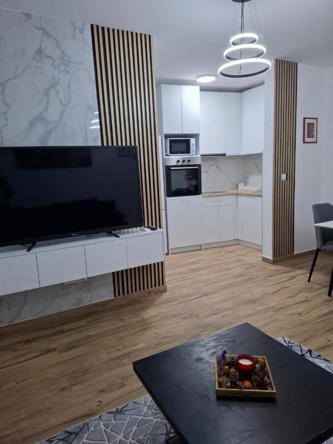 Perfect DTM LUX New 2025, Free Parking - B&B Belgrade
