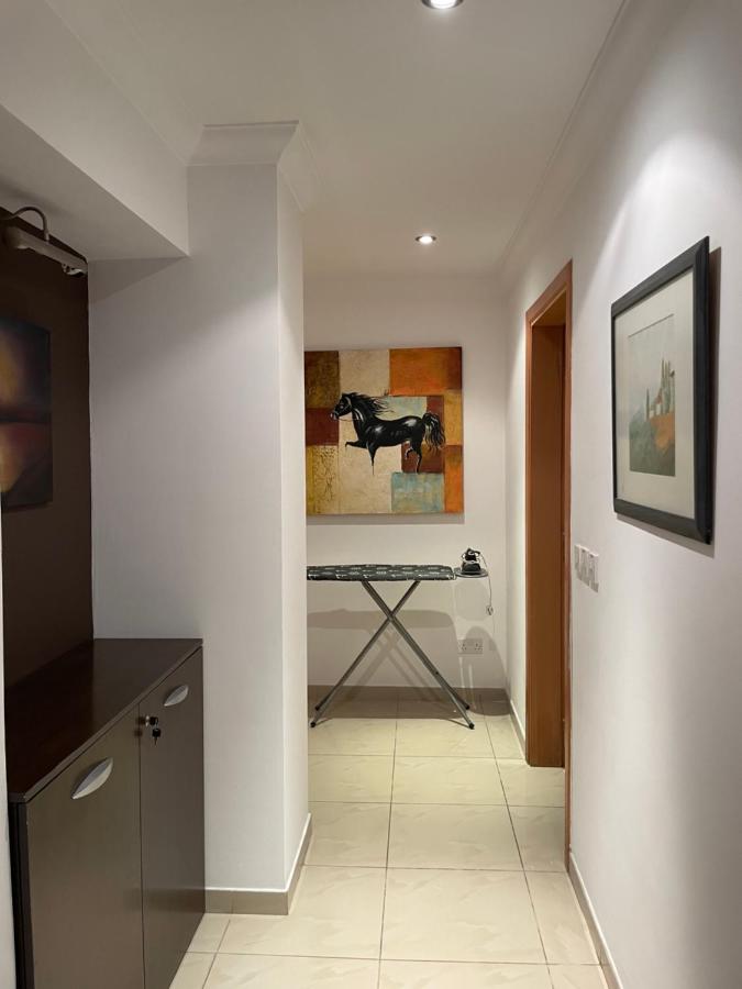 3BR Apartment with Terrace and 1 Min to Sea - B&B Sliema